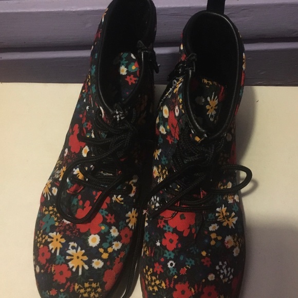 bella & birdie Other - Bella & Birdie boots